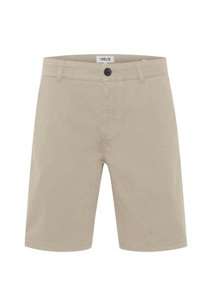 Pantaloni corti in cotone beige con davanti piatto, chiusura con bottone e due tasche laterali. Texture liscia e design a gamba dritta.