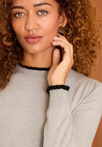 Love & Roses REGULAR FIT - Vesta - grey