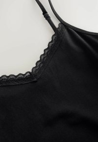 REGULAR FIT - MENOPAUSE FRIENDLY COOLING SLIP - Spodnja majica - black