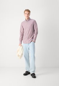 GANT REG POPLIN STRIPE - Chemise - wine red