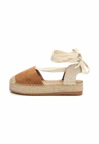 XTI Alpargatas - camel
