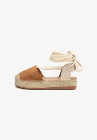 No seleccionado, camel