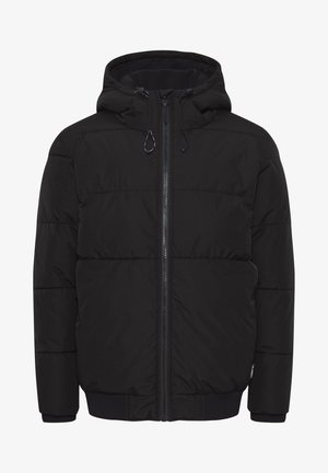 Chaqueta de plumas negra con capucha, que presenta una cremallera frontal, puños elásticos y un diseño acolchado, que proporciona una apariencia texturizada y aislante.