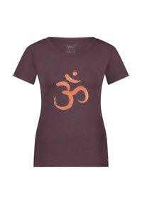 Burgunderfarbiges Baumwoll-T-Shirt mit rundem Ausschnitt und kurzen Ärmeln, das auf der Vorderseite ein orangefarbenes Om-Symbol-Design aufweist.