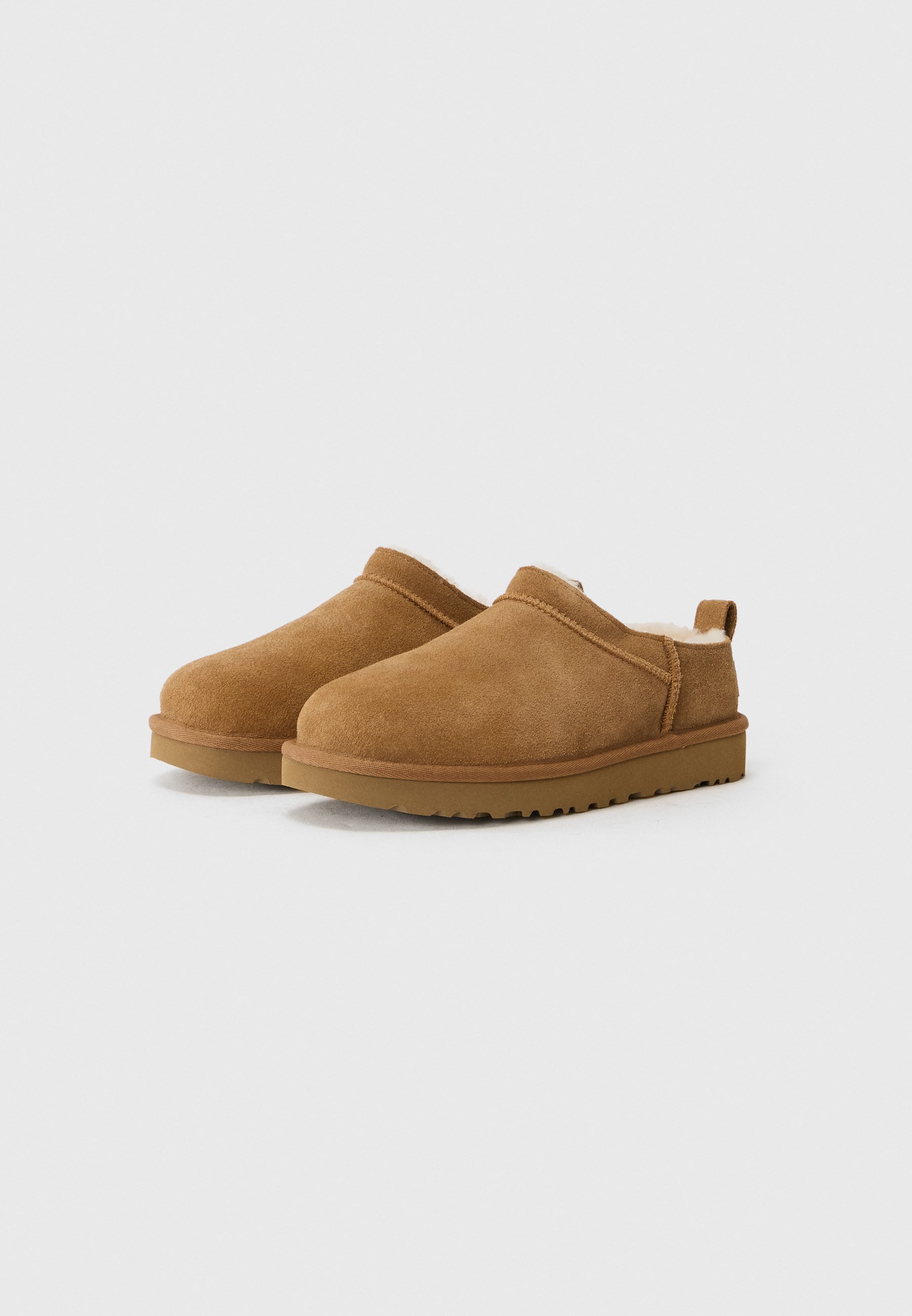 UGG CLASSIC MICRO - Pantuflas - chestnut/coñac - Zalando.es