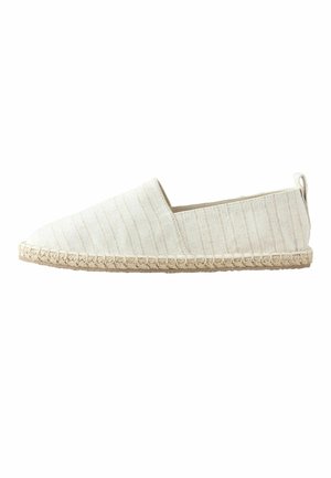 Legerer Slip-on-Espadrille mit beige-weißen Streifen, gewebter Jute-Sohle und Stoffzuglasche an der Ferse.