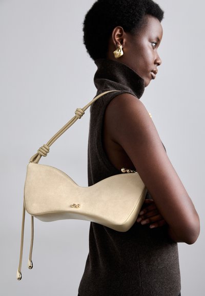 Cult Gaia MERCIER SHOULDER - Håndtasker - sand