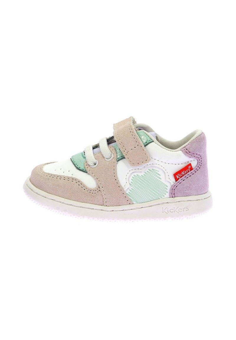 Sneaker multicolore per bambini realizzata con una combinazione di suede e pelle, dotata di una fascia in velcro, con accenti bianchi e pastello, punta arrotondata e design testurizzato.