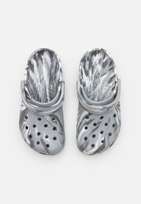 Crocs Papucsszandálok - light grey multi-coloured