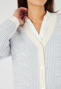 Damart Cardigan - bleu