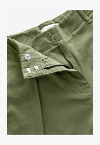 Geselecteerd, sage green