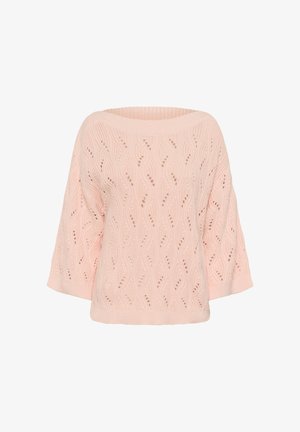 Pull en tricot rose clair avec un motif ajouré en vagues et des manches trois-quarts.