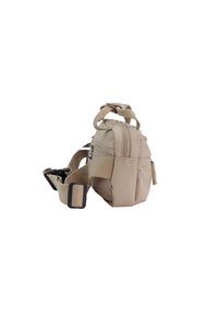 Beige Stofftasche mit Reißverschluss, verstellbarem Riemen und Traggriff. Hat ein kompaktes, rechteckiges Design mit sichtbaren Nähten.