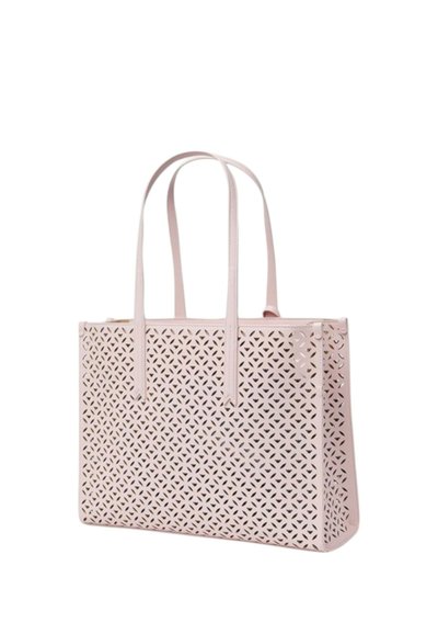 Borsa tote perforata rosa con manici lunghi, motivo a ritagli geometrici, forma rettangolare e materiale sintetico liscio. Chiusura con zip.