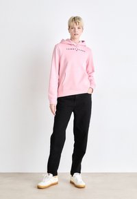 Tommy Jeans LINEAR HOODIE - Felpa - ballet pink