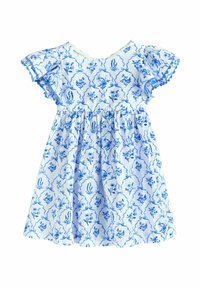 Abito floreale blu in tessuto leggero con maniche corte arricciate, scollo rotondo e vita raccolta. Il motivo presenta intricati fiori blu.