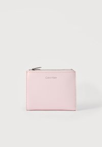 Επιλέχθηκε, cradle pink