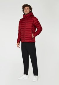 Sail Racing HOOD SPRAY - Dunjacka - deep red