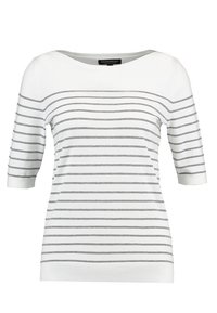 Bílý pletený top se šedými vodorovnými pruhy, lodičkovým výstřihem a krátkými rukávy. Hladká textura s lehkým leskem v pruhovaném vzoru.