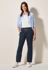 Cecil IM CASUAL FIT - Tygbyxor - blau