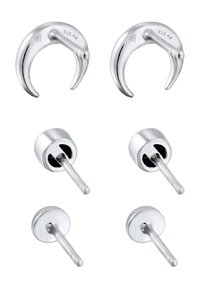 Boucles d'oreilles en argent avec un design en croissant et une finition polie. Comprend deux paires : une avec un crochet et une avec une tige et un fermoir à pression.