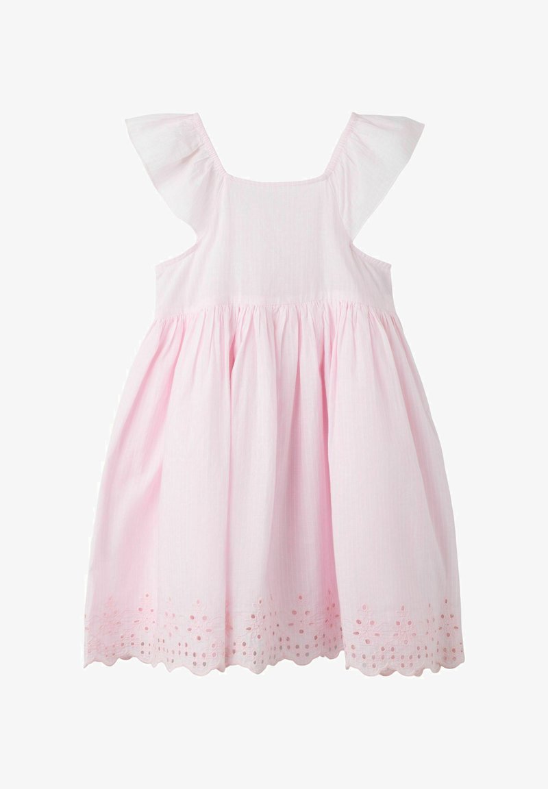 Robe rose clair sans manches pour tout-petit, avec encolure carrée, bretelles à volants, jupe froncée et ourlet fleuri ajouré.