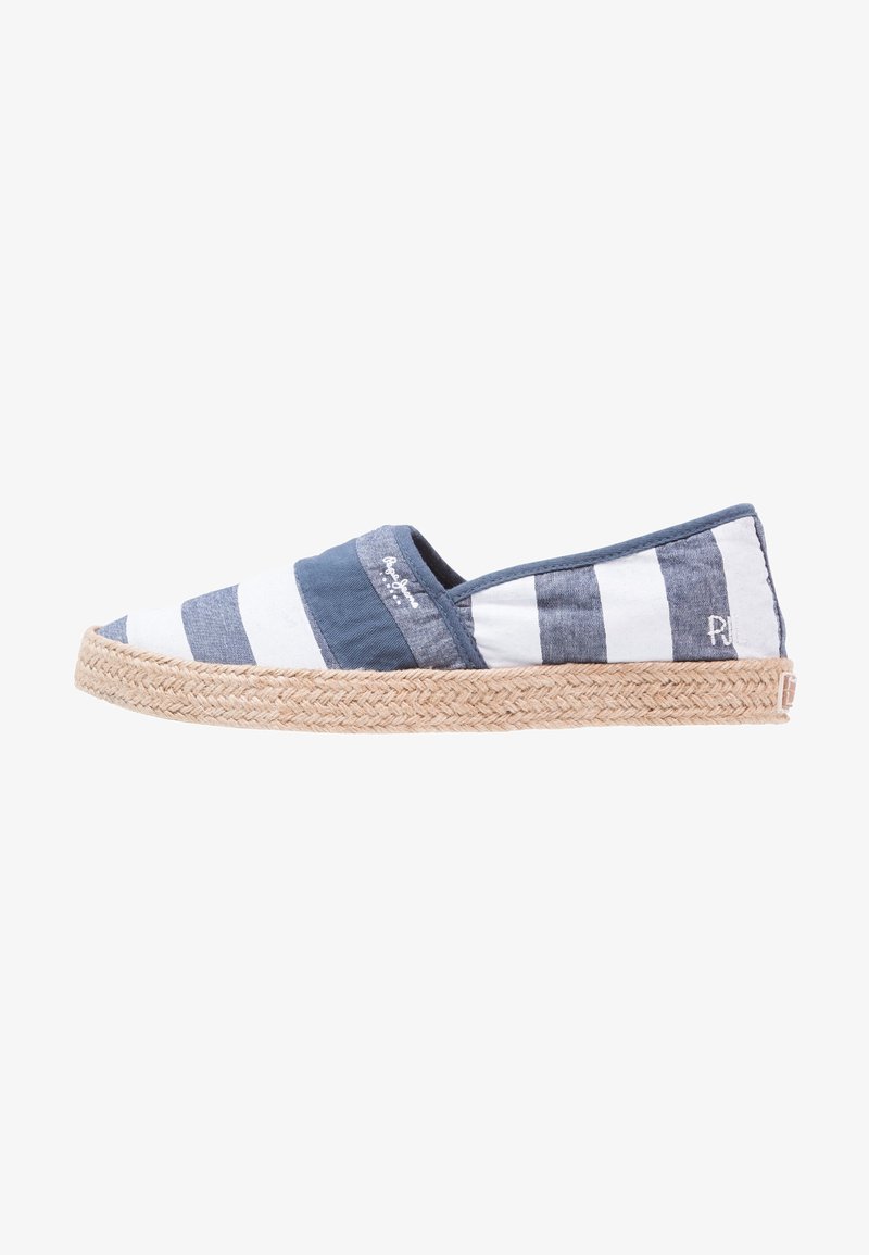 Espadrille à enfiler avec rayures horizontales bleues et blanches, semelle en jute tressée et dessus en tissu.