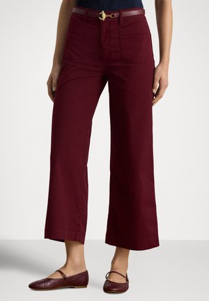 STRETCH CHINO WIDE LEG CROPPED PANT - Nohavice - dark garnet