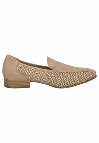 Beige instapper met een gevlochten textuur en gladde suede, met een lage blokhak, ronde neus en een subtiele gestikte afwerking.