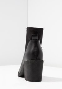 Even&Odd Tronchetti - black