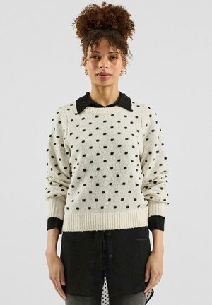 - Sweter