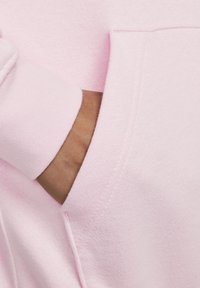 Nike Sportswear SPORTSWEAR CLUB FLEECE - Mikina - pink foam/pink foam/(white)