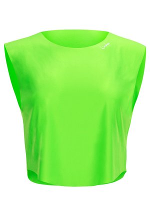 Zeleni crop top s glatkom, sjajnom teksturom, širokim otvorima za ruke i zaobljenim izrezom. Ima minimalan brendiranje na ramenu.