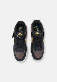Nike Sportswear AIR FORCE 1 SHADOW - Sapatilhas - offnoir/saturn gold/atomic green/summit white/olive auraoil/green