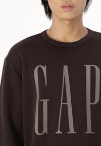 GAP Sweatshirt - terra brown