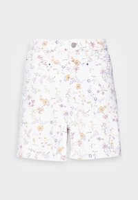 Pantalones cortos de mezclilla blanca con estampado floral multicolor, botón frontal, trabillas para cinturón y bolsillos delanteros, mostrados sobre un fondo simple.