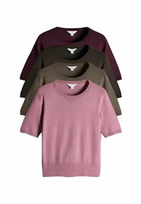 Quattro maglioni in maglia a maniche corte, nei colori rosa, verde oliva, marrone scuro e viola scuro, impilati verticalmente su uno sfondo bianco.