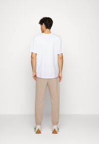 NORTH HILL PARIS TORN PHOTOS TEE - T-shirt estampada - white