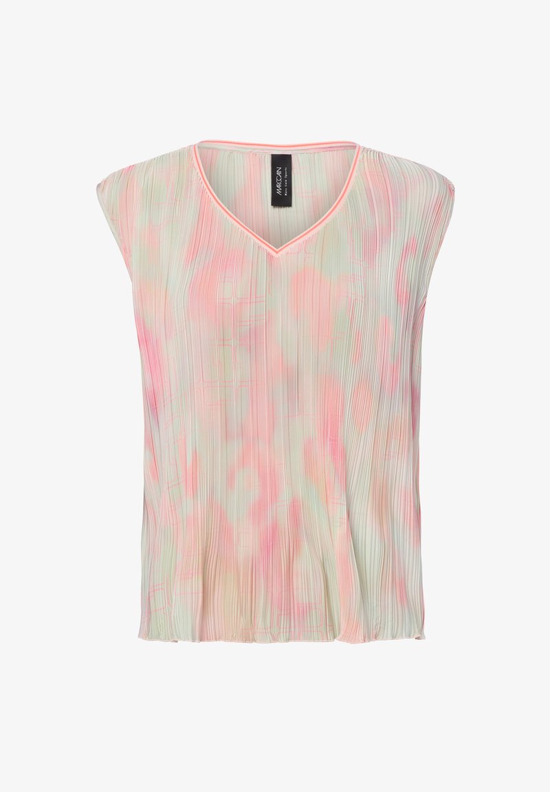 Mouwloze geplooide blouse met V-hals, voorzien van een zachtroze en crèmekleurig abstract patroon en een zwart merkembleem bij de kraag.