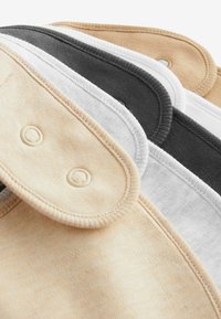 Thumbnail Image 7