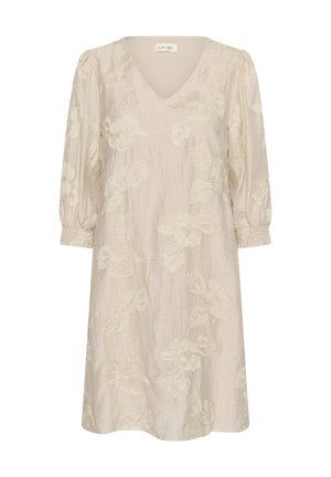 Crèmekleurige jurk tot op de knie met V-hals, driekwart pofmouwen en geborduurde bloemenpatronen over de hele stof.