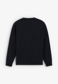 Sudadera azul marino, cuello redondo, mangas largas, tela de algodón de peso medio, puños y dobladillo de canalé, textura suave, sin marca visible.