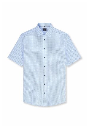 Hellblaues kurzärmeliges Hemd mit Knopfleiste, kleinem dunklem Punktmuster und Kragen, flach auf weißem Hintergrund ausgelegt.