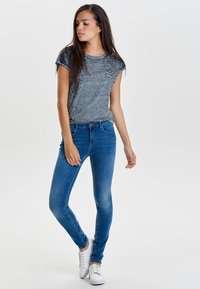ONLY CARMEN - Jeans Skinny Fit - medium blue denim