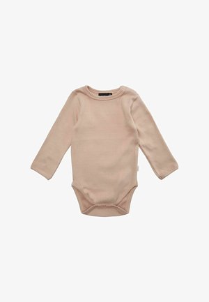 Béžové rebrované dojčenské body s dlhým rukávom a cvokmi v rozkroku, položené na bielom pozadí.