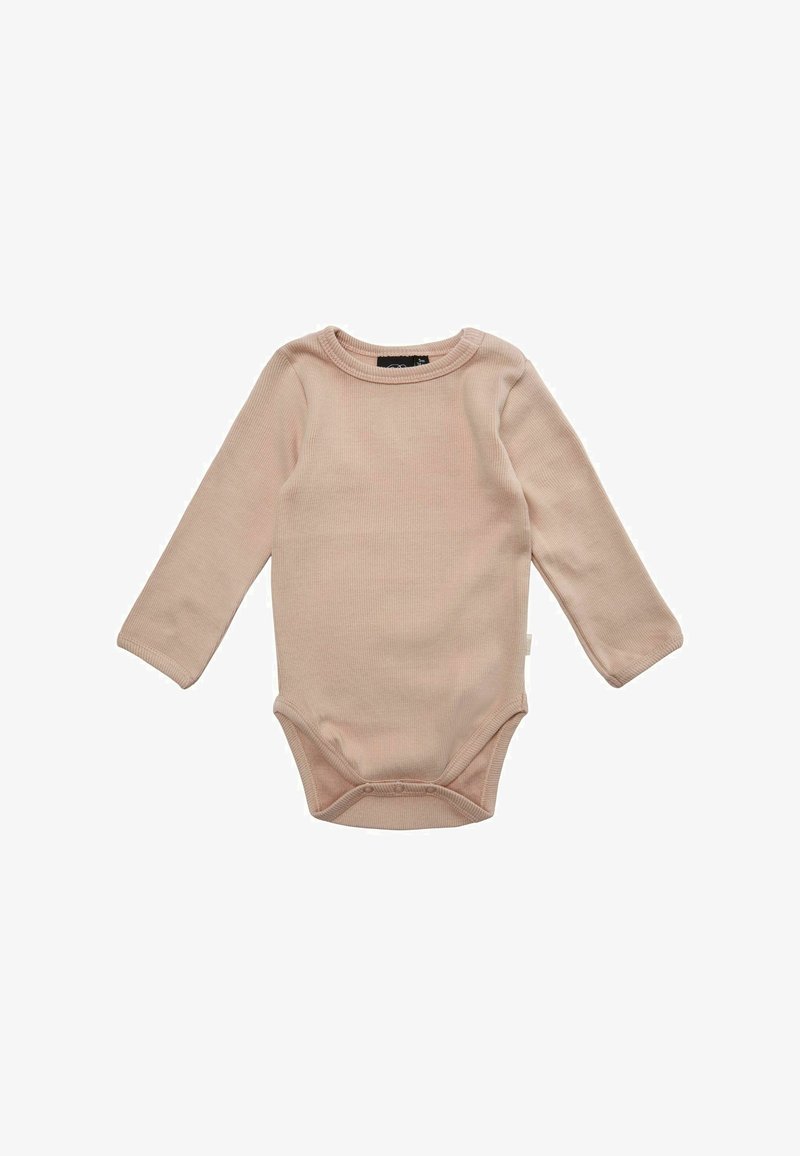Body bébé beige à manches longues en maille côtelée avec des boutons-pression à l’entrejambe, posé à plat sur un fond blanc.