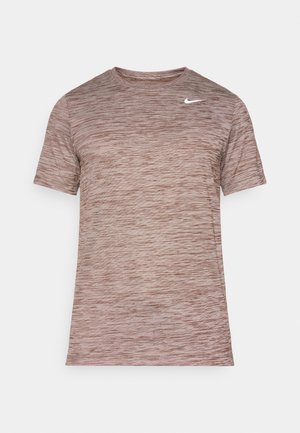 Sportovní tričko s krátkým rukávem v melírovaném světlém hnědém vzoru, s kulatým výstřihem a malým bílým logem Nike na hrudi.