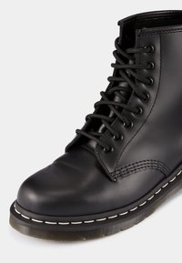 Dr. Martens Botines con cordones - black