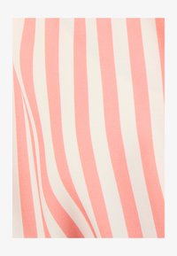 Niet geselecteerd, red striped