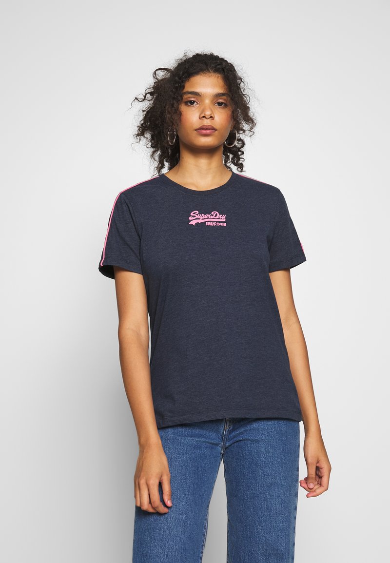 Superdry Micro Logo Box Fit T-shirt In Green